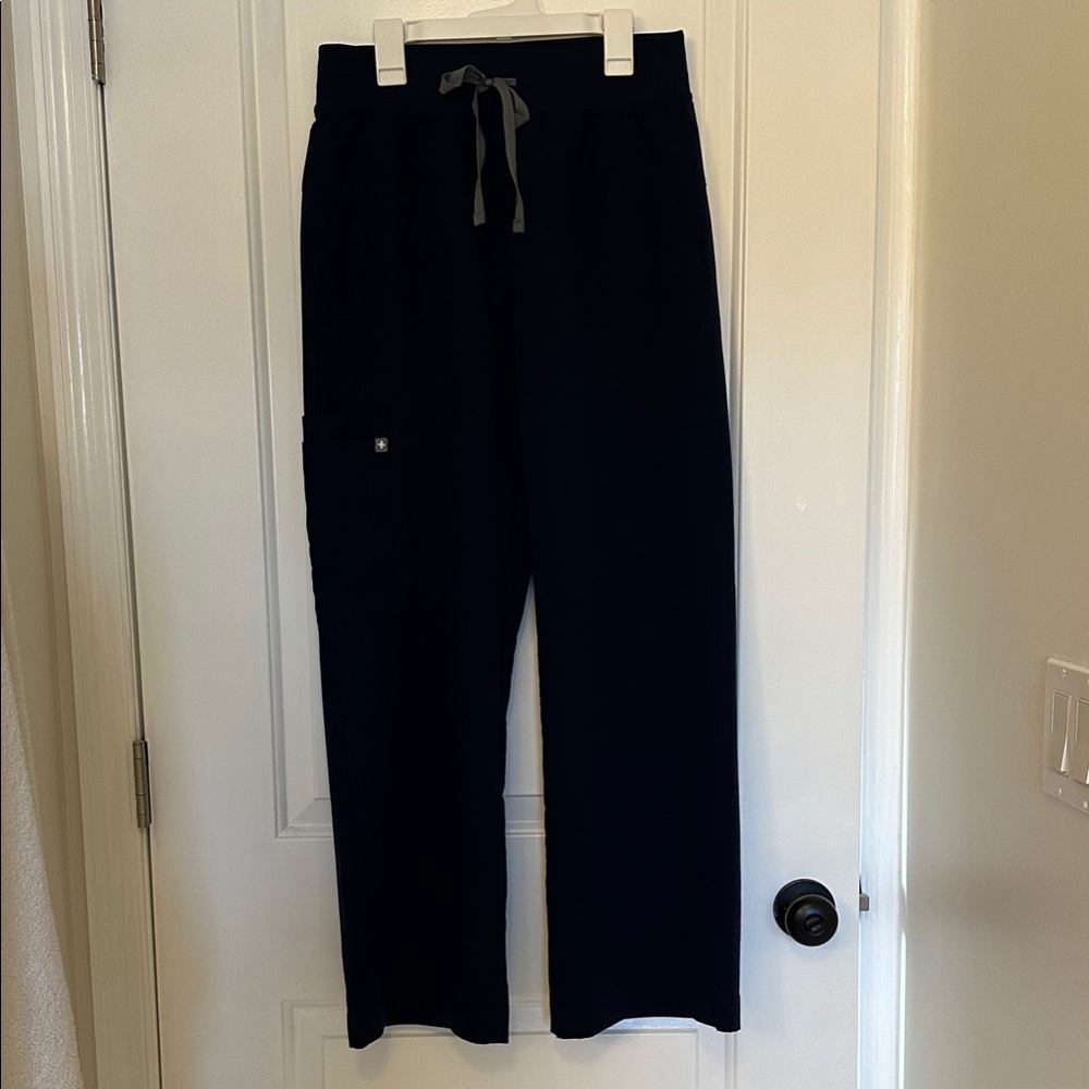 Figs wide leg petite scrub pants